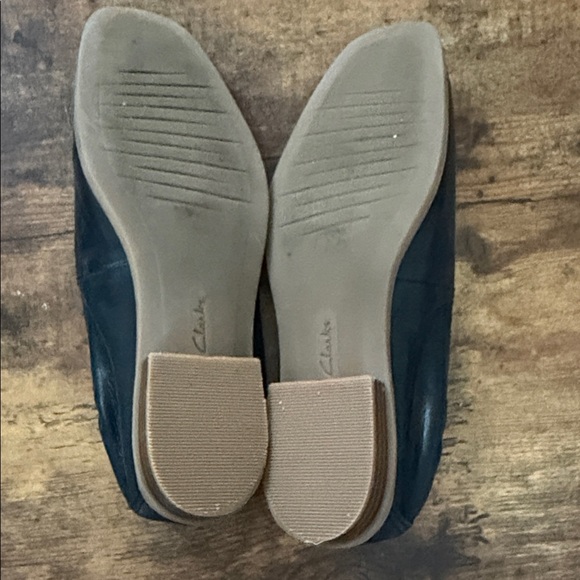 Clarks Sarafyna Sky Black Leather Loafers - Picture 5 of 7